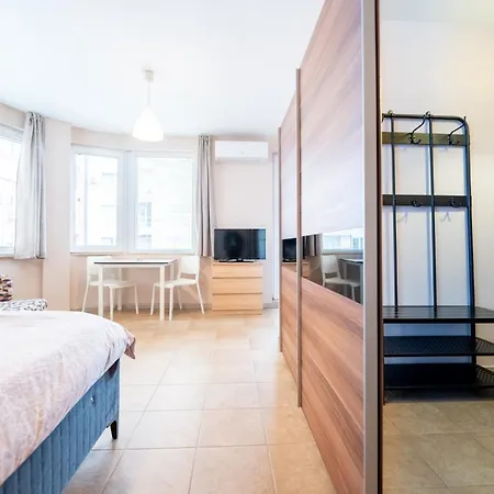Apartment Lovely In Studentski Grad